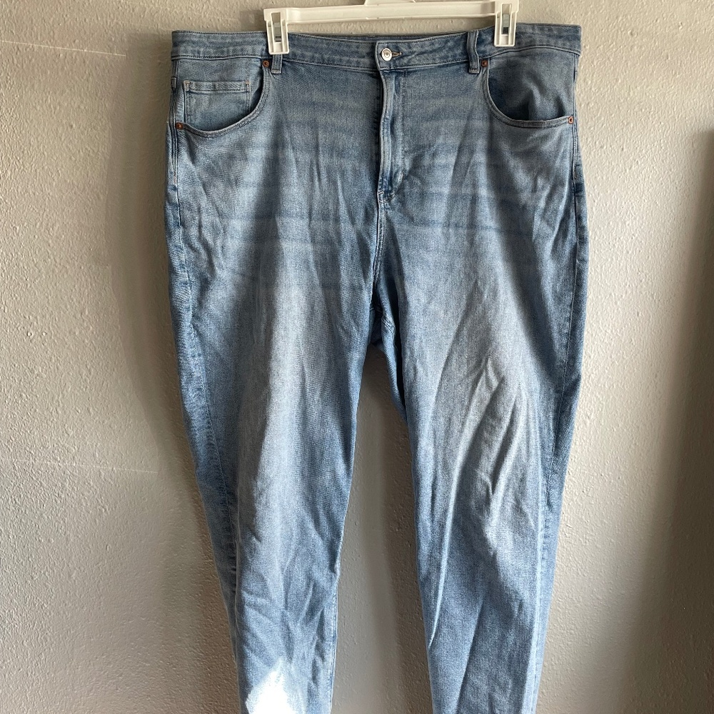 American Eagle Long Mom Jean